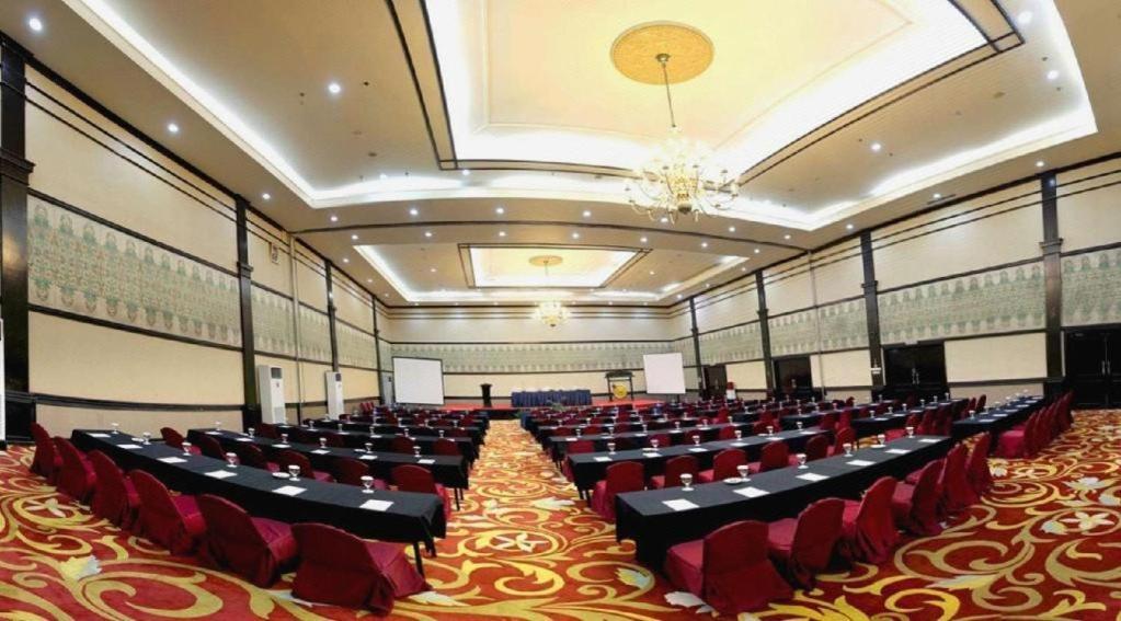 Grand Cempaka Business Hotel Jakarta Exterior photo