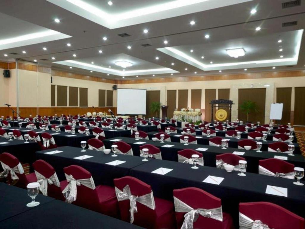 Grand Cempaka Business Hotel Jakarta Exterior photo
